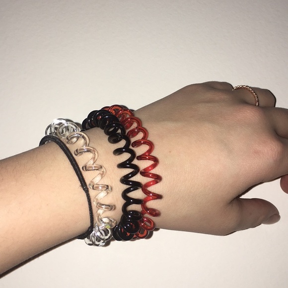 Set of three telephone cord hair ties 🧡🖤 - Picture 2 of 2